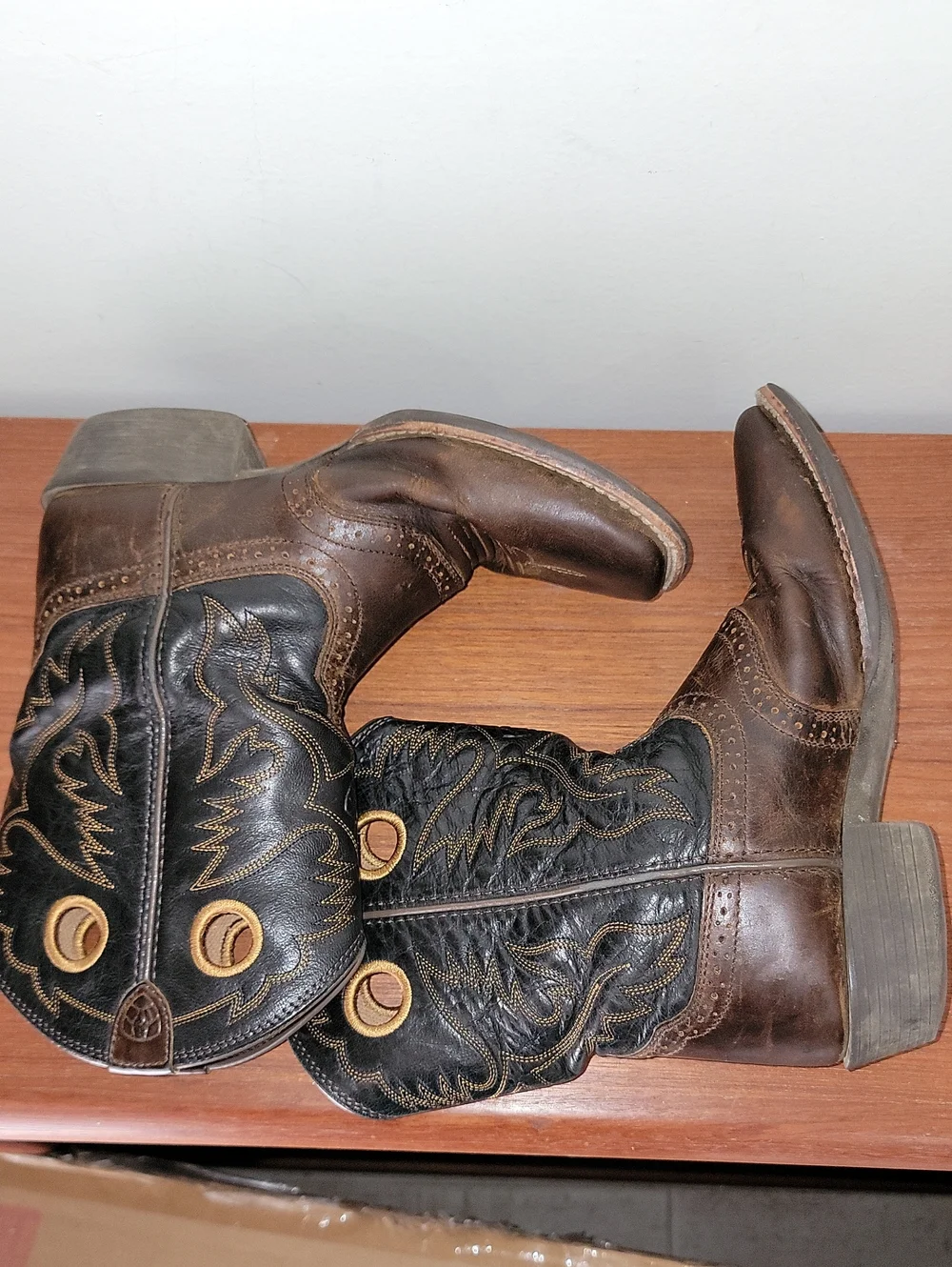 Ariat Kids Roughstock Boots sz4